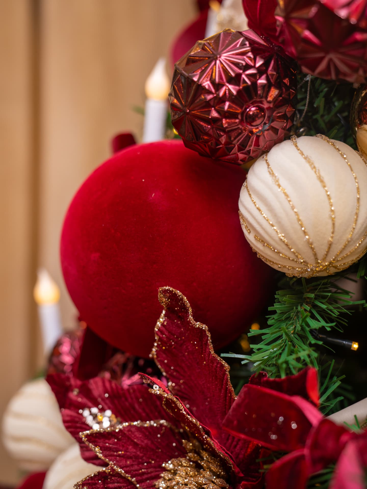 Close-up of Christmas tree styling detail by Benna Interior