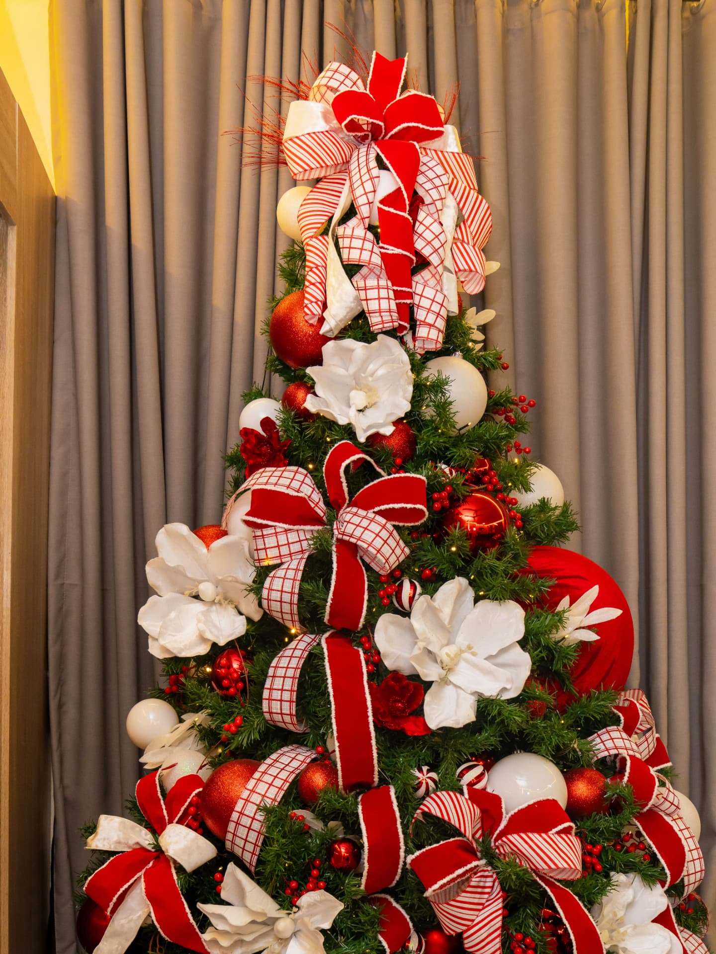 Peppermint Noel Christmas tree styling by Benna Interior